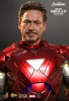Avengers-IronMan-MkVI-Gantry-Set-11