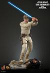 Star-Wars-Luke-Skywalker-Deluxe-Figure-03