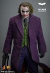 BatmanDarkKnight-Joker-Figure-07