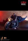 The-Batman-Batcycle-1-6-ScaleI