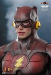 TheFlash-YoungBarry-DLX-Figure-04