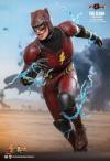TheFlash-YoungBarry-DLX-Figure-06
