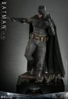 BatmanVsSuperman-Batman-V2-Figure-03