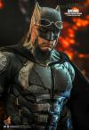 JL-Snyder-Batman-Tactical-Figure-06
