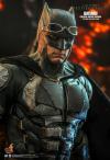 JL-Snyder-Batman-Tactical-Figure-06