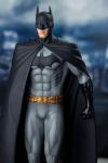 Batman-New-52-Batman-1-6th-Scale-Limited-Edition-statueA