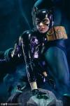 DC-Batman-Catwoman-Statue-06