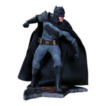 Batman v Superman: Dawn of Justice - Batman Statue