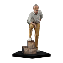 Stan Lee - 1:10 Scale Statue