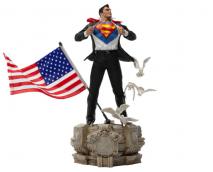 DC Comics - Clark Kent Deluxe 1:10 Scale Statue