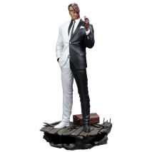 Batman - Two Face 1:4 Scale Maquette